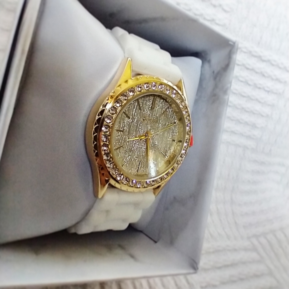 Luxury Lady's Geneva Watch in Pearl White Gold